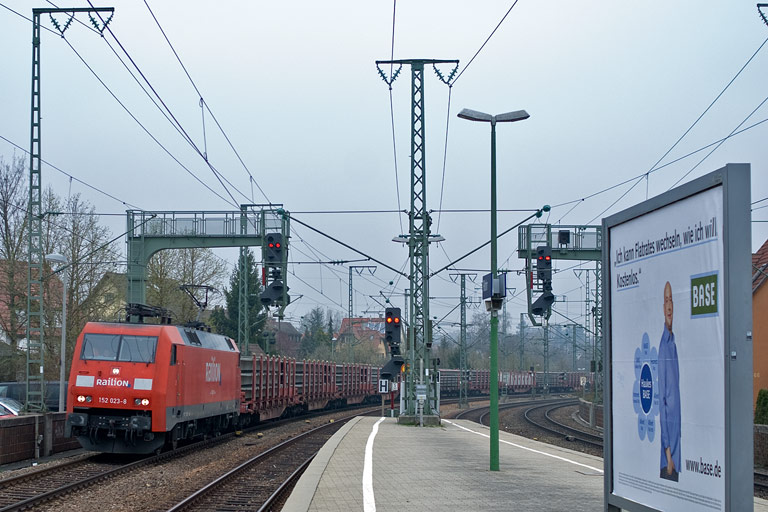 152 023 mit FE 44689 bei km 16,6 (April 2010)