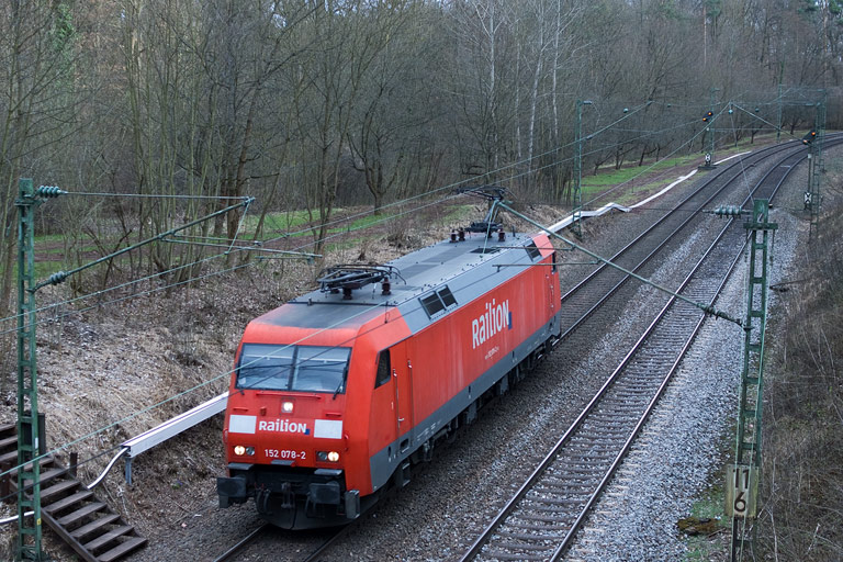 152 078 bei km 11,6 (April 2010)