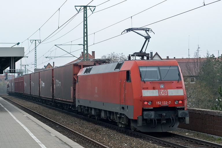 152 132 mit CSQ 60080 bei km 16,8 (April 2010)