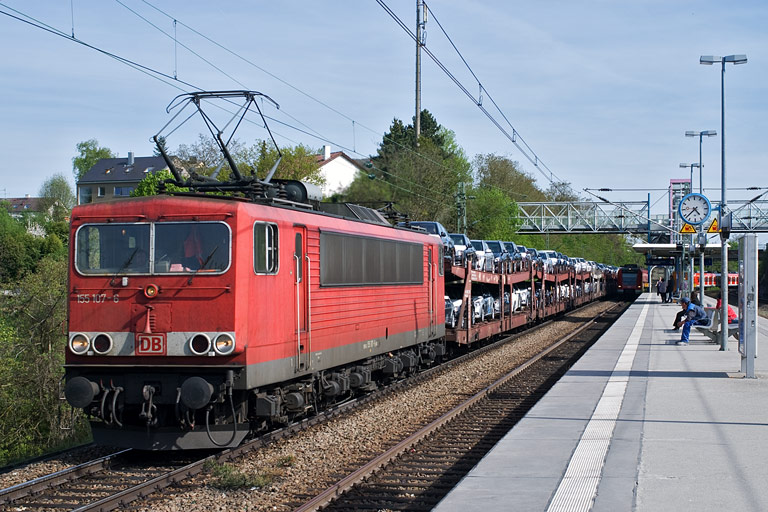 155 107 mit CSQ 60082 bei km 14,2 (April 2010)