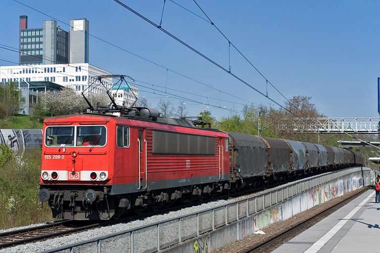 155 208 mit CS 49225 bei km 14,2 (April 2010)