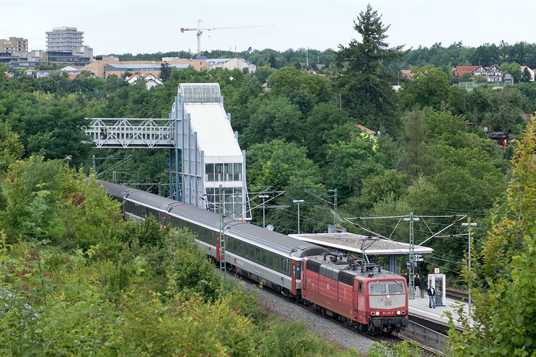 181 213 mit IC 281 bei km 14,2 (August 2010)