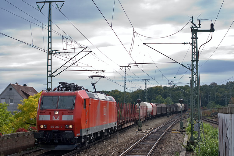 185 089 mit FE 44696 bei km 16,8 (Oktober 2010)