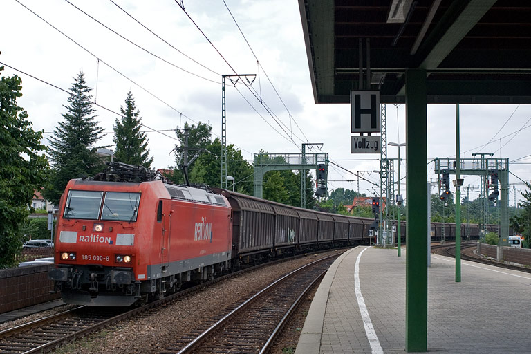 185 090 mit CS 49155 bei km 16,6 (Juli 2010)