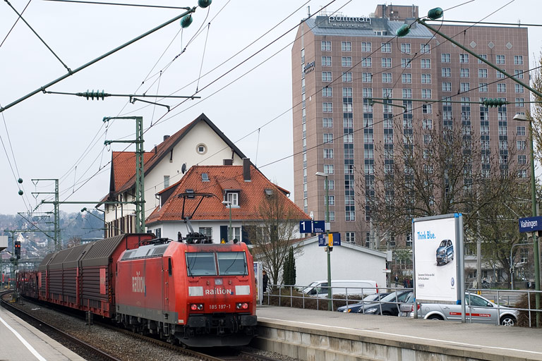 185 197 mit CSQ 60077 bei km 15,6 (April 2010)