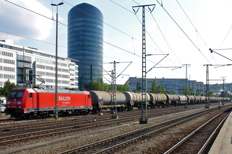 185 251 bei km 15,6 (Juli 2010)