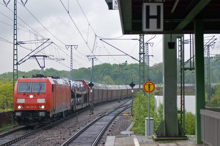 185 317 mit CSQ 60084 bei km 16,8 (Mai 2010)