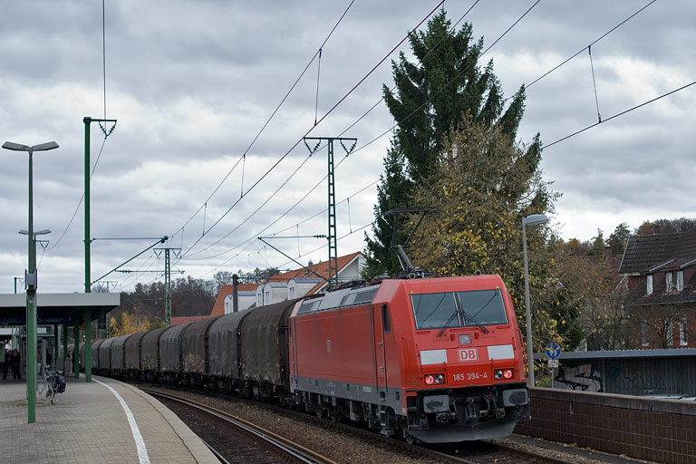 185 394 mit CS 49225 bei km 16,8 (November 2010)