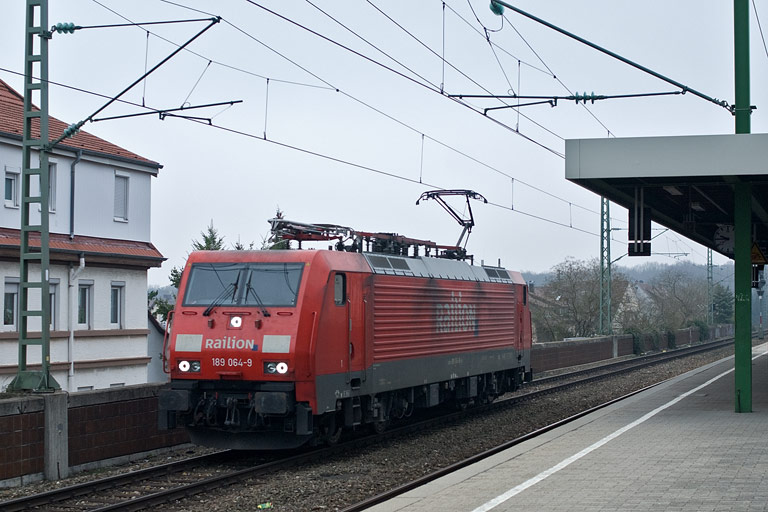 189 064 bei km 16,8 (April 2010)