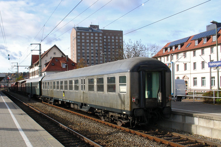 212 084 und 110 281 bei km 15,6 (November 2010)