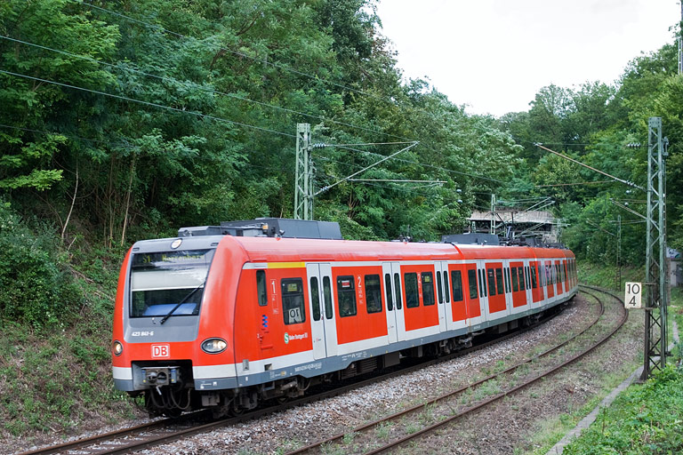 Baureihe 423 als S1 bei km 10,4 (August 2010)