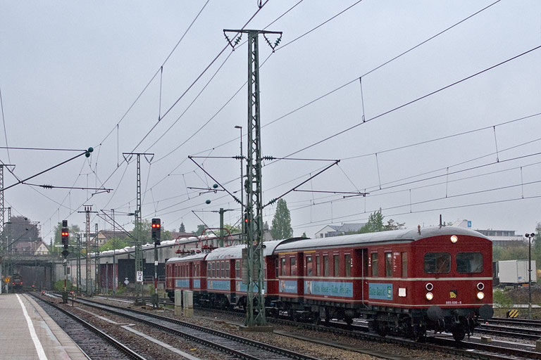 865 606/465 006 bei km 15,6 (Mai 2010)