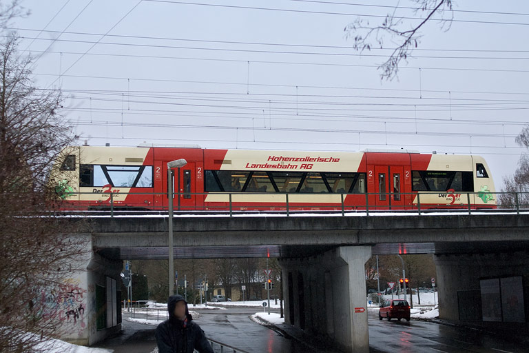 HzL Regioshuttles VT 238, VT 233 und VT 241 als D 98803 bei km 16,4 (Januar 2010)