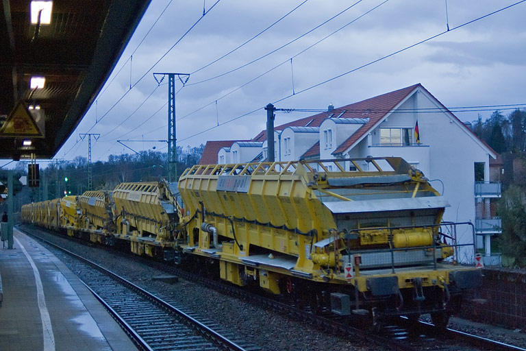 NbE ex-DB V100 mit DBV 20119 bei km 16,8 (April 2010)
