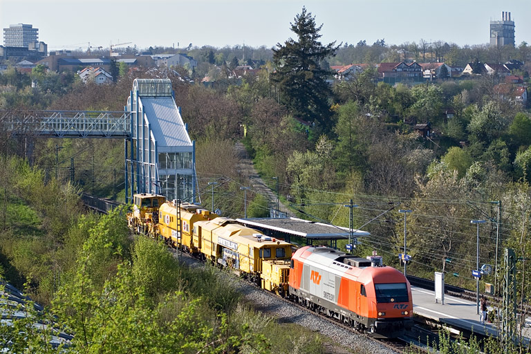 RTS 2016 905 mit DBV 93907 bei km 14,2 (April 2010)