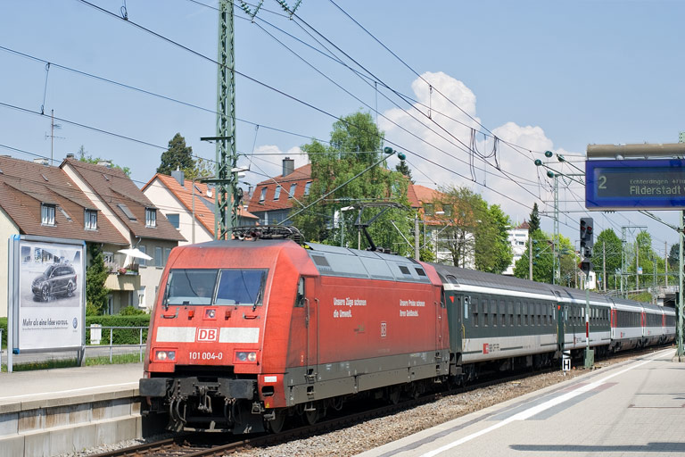 101 004 mit IC 187 bei km 15,6 (April 2011)
