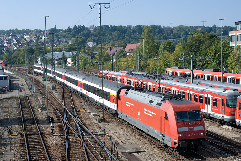 101 051 mit IC 282 bei km 16,0 (September 2011)