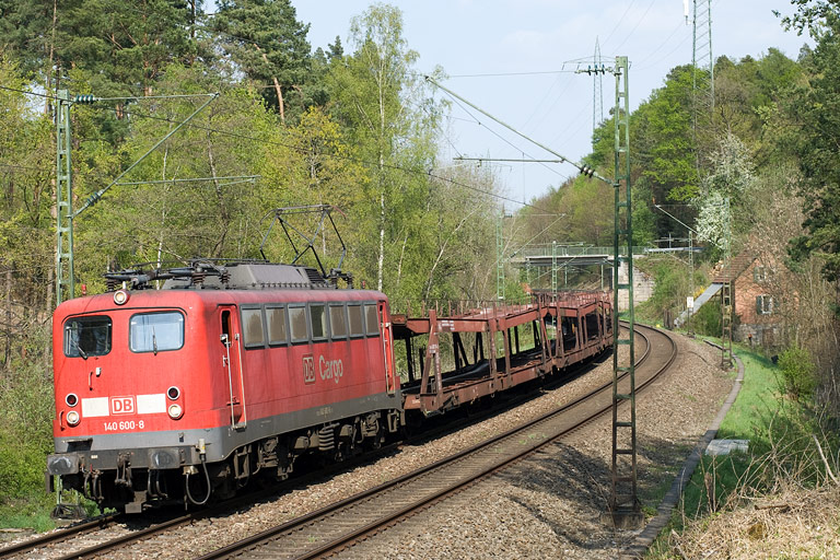 140 600 mit FZ 56167 bei km 19,2 (April 2011)