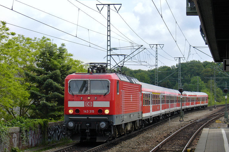 143 315 mit D 1680 bei km 16,8 (Mai 2011)