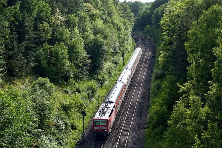 143 804 mit D 1584 bei km 20,6 (Mai 2011)