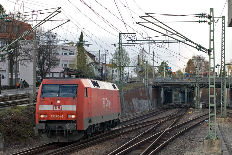 152 004 bei km 15,6 (April 2011)