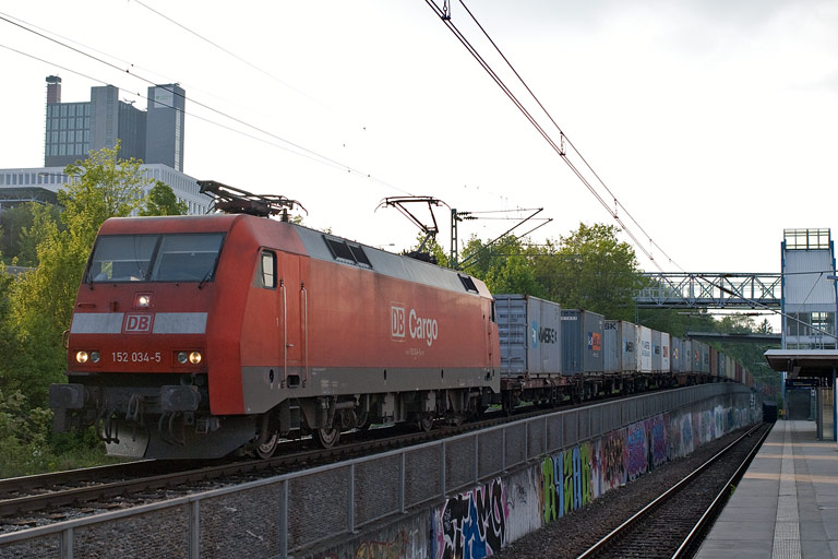 152 034 mit TEC 43161 bei km 14,2 (April 2011)