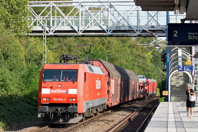 152 054 mit CSQ 60046 bei km 14,4 (August 2011)