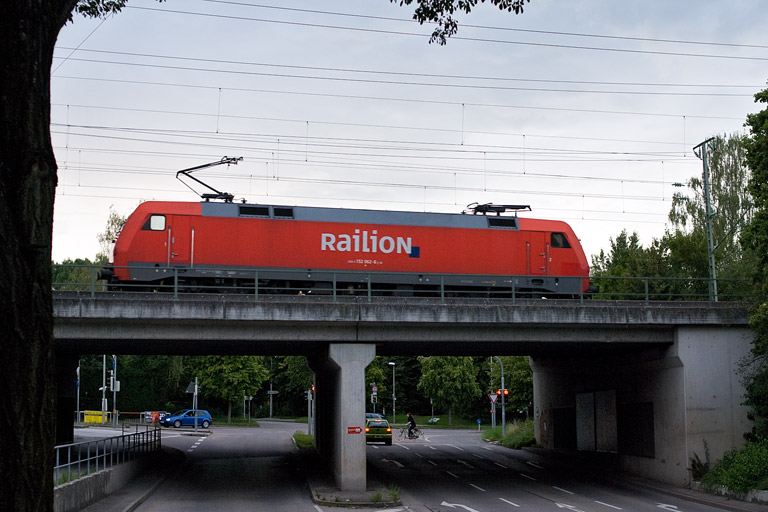 152 062 bei km 16,4 (Juli 2011)