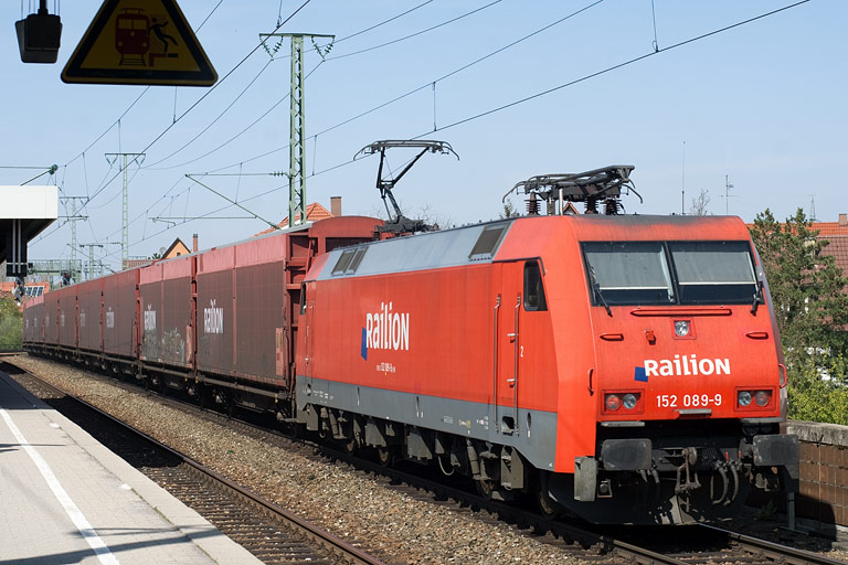 152 089 mit CFN 62707 bei km 16,8 (April 2011)