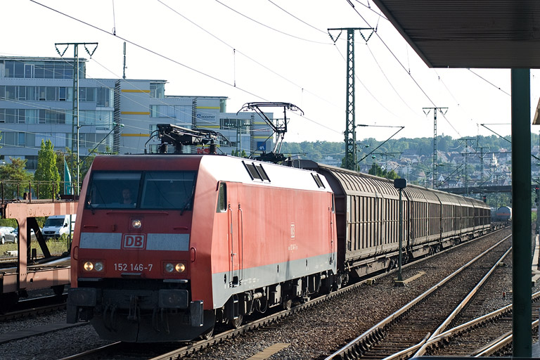 152 146 mit FZT 56166 bei km 15,8 (August 2011)