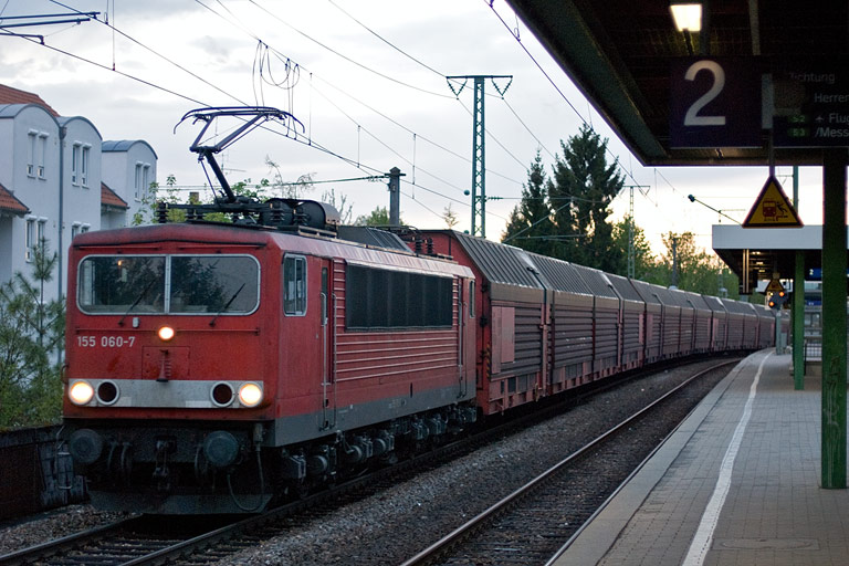 155 060 mit FZT 56181 bei km 16,8 (April 2011)