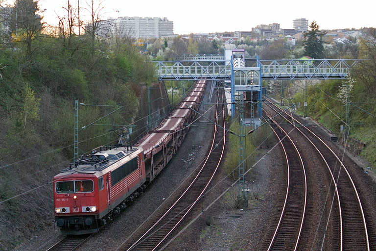 155 182 mit FZ 56181 bei km 14,4 (April 2011)
