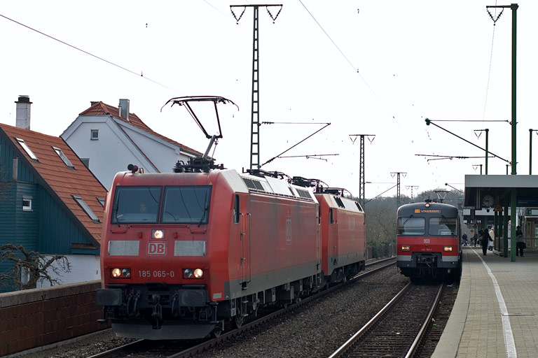185 065 und 152 088 bei km 16,8 (M&auml;rz 2011)