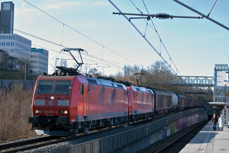185 090 und 185 092 bei km 14,2 (M&auml;rz 2011)