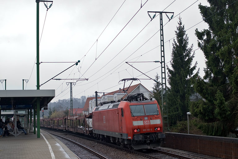 185 119 mit FZ 56165 bei km 16,8 (M&auml;rz 2011)