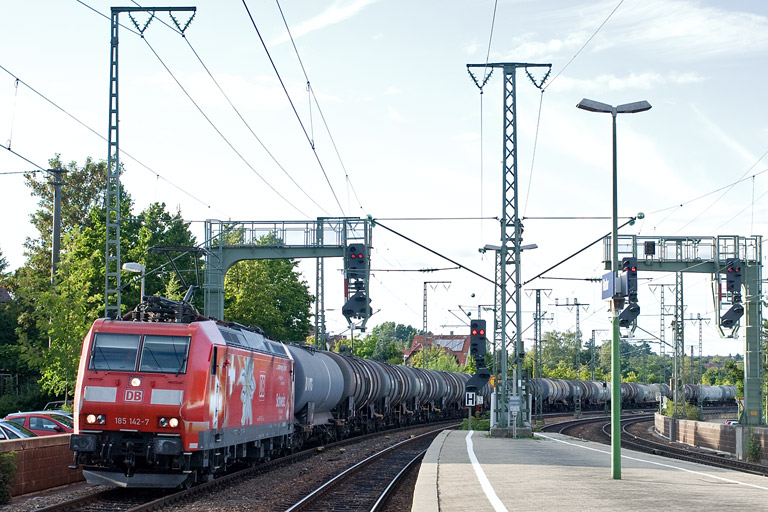 185 142 mit CS 47097 bei km 16,6 (August 2011)