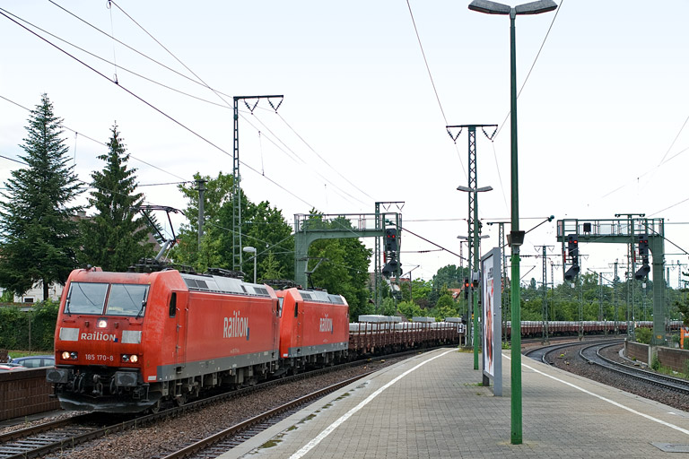 185 170 und 185 172 bei km 16,6 (Juni 2011)