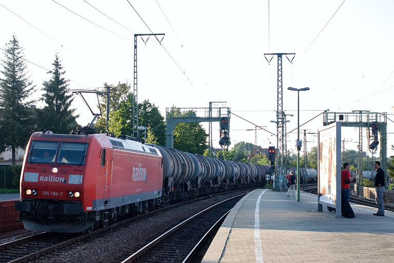185 199 mit CS 47097 bei km 16,6 (August 2011)