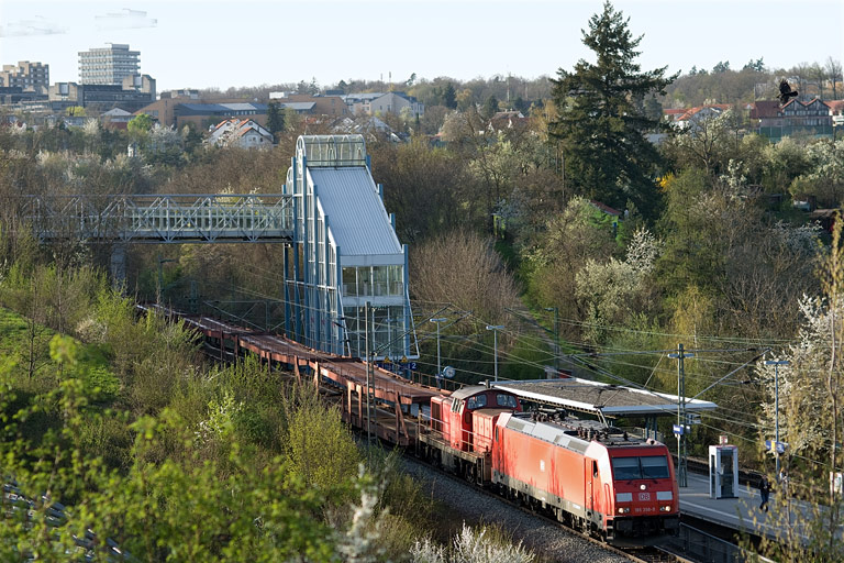 185 358 und 294 684 mit FZT 56173 bei km 14,2 (April 2011)