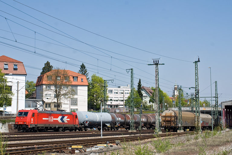 HGK 185 606 bei km 15,4 (April 2011)