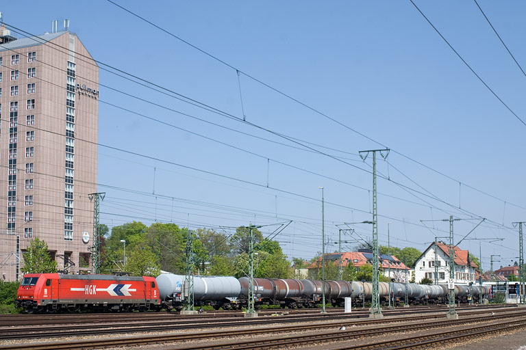 HGK 185 606 bei km 15,8 (April 2011)