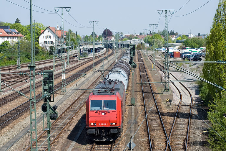 HGK 185 606 bei km 15,8 (April 2011)