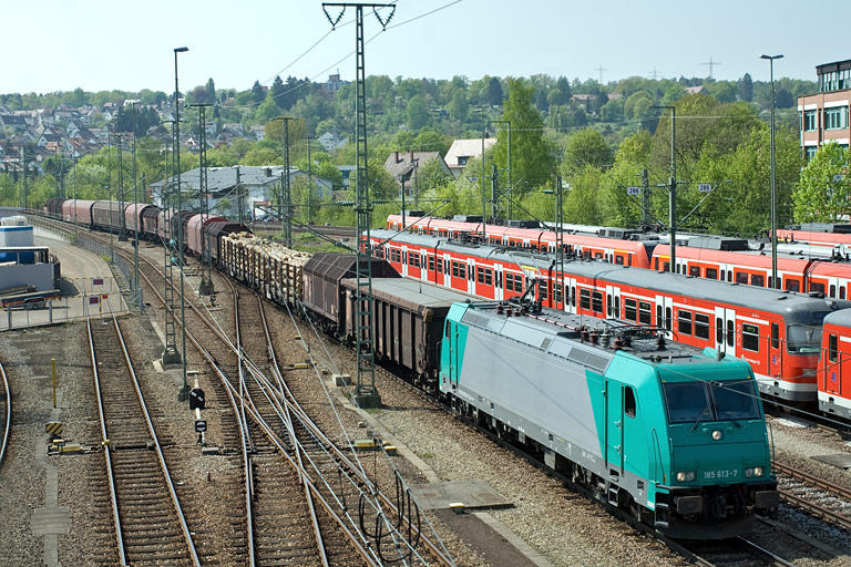 185 613 mit FE 44696 bei km 16,0 (April 2011)