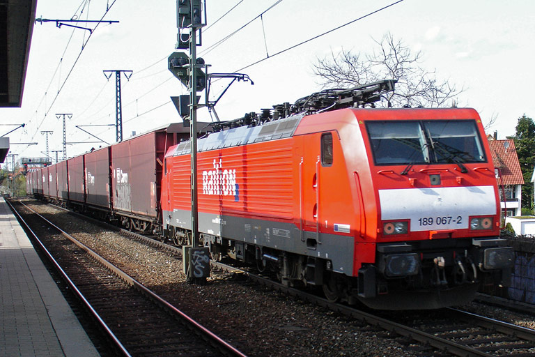 189 067 mit CSQ 60082 bei km 16,8 (April 2011)