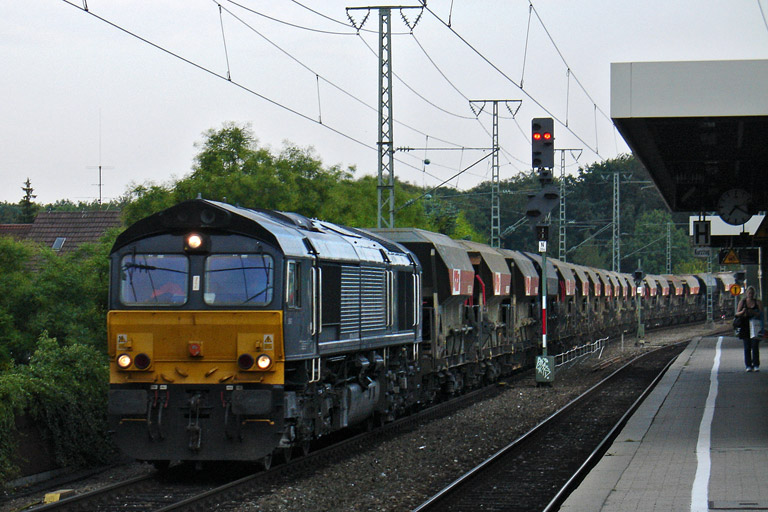266 112 mit DGS 75347 bei km 16,8 (August 2011)