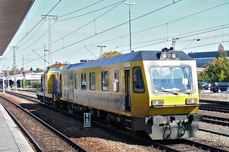 293 505 (ex-DR 202 388) und SRS 200 als Mess DbZ 91828 bei km 15,6 (September 2011)