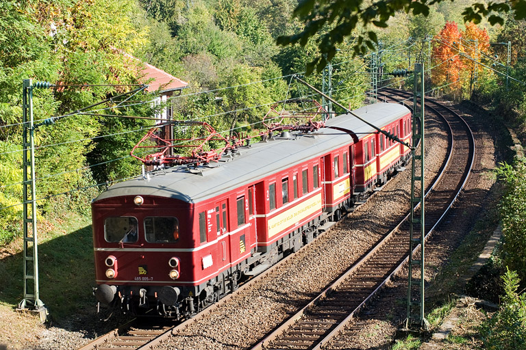 465 005/865 611 als DPE 68995 bei km 9,4 (Oktober 2011)