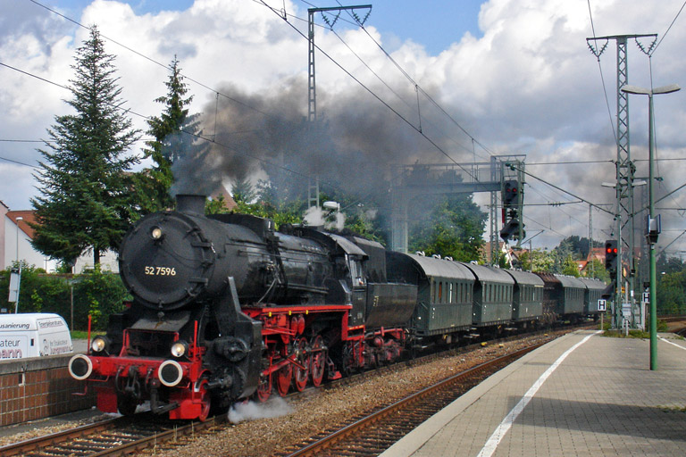 52 7596 bei km 16,6 (Juni 2011)