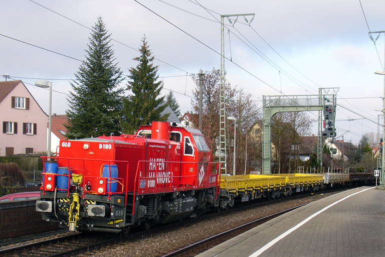 588 001 (Gmeinder D180BB) mit Dbz-D 94721 bei km 16,6 (November 2011)