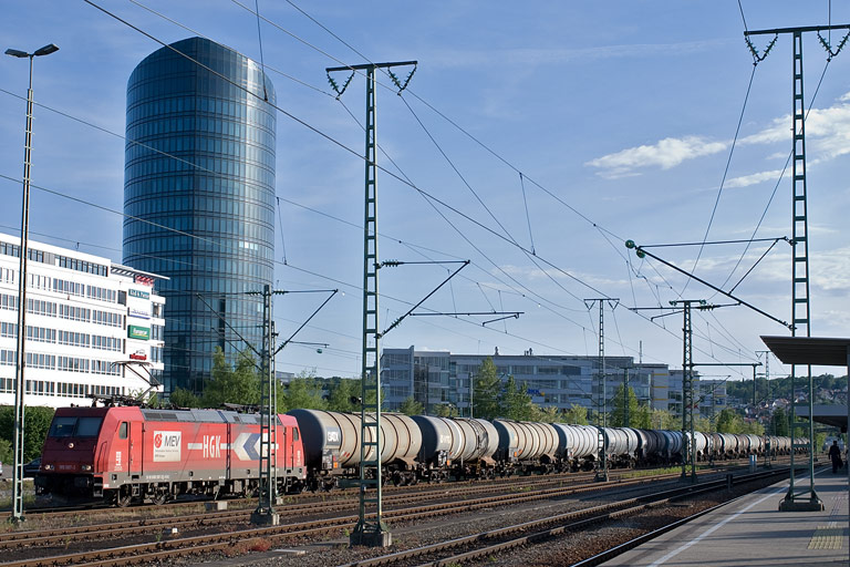 HGK 185 587 bei km 15,6 (Mai 2011)